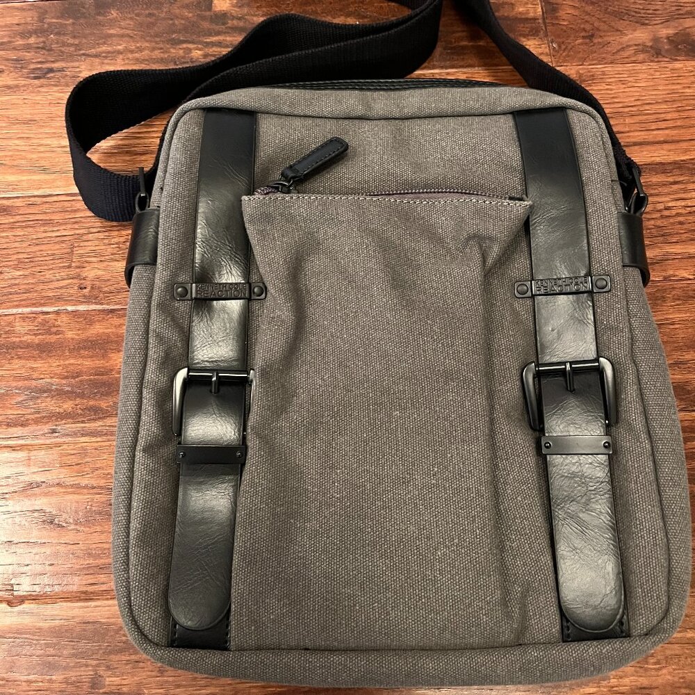 Kenneth Cole Reaction Messenger bag- new
